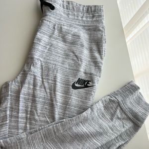 NEW WITH TAGS Nike Womens Sportswear Advance 15 Knit Pants 837462-100